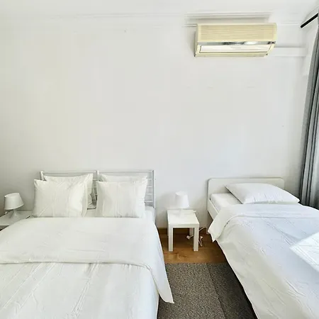 Parque Nacoes Paradise Guest house
