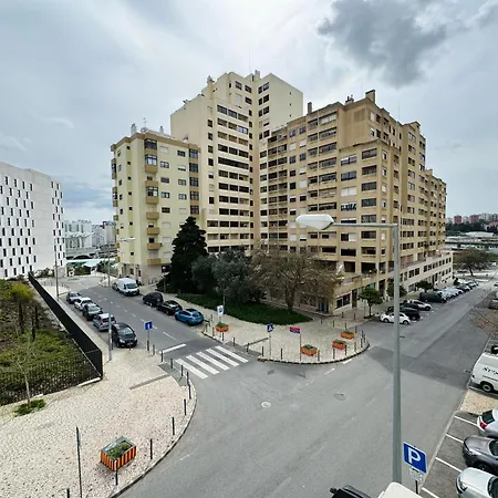 Parque Nacoes Paradise * Lissabon