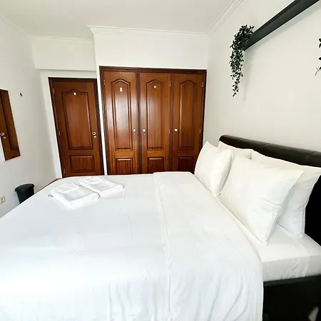 Parque Nacoes Paradise リスボン